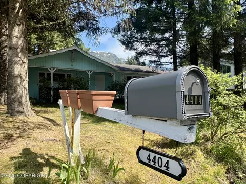 4404 Cloverdale St, Juneau, AK 99801