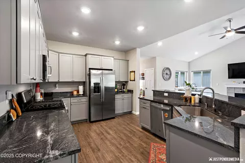 13868 Akers Cir, Eagle River, AK 99577 photo 15
