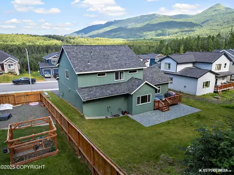 13868 Akers Cir, Eagle River, AK 99577 photo 2