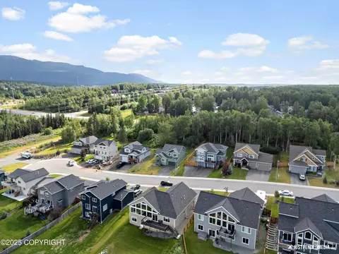 13868 Akers Cir, Eagle River, AK 99577 photo 4