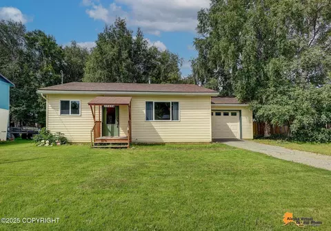 240 N Hatcher St, Palmer, AK 99645