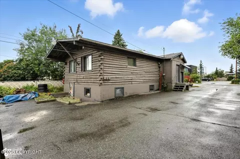 2701 Eagle St, Anchorage, AK 99503