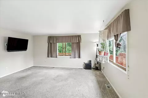 Living - 18114 N Parkview Terrace Loop, Eagle River, AK 99577 photo 3 of 4