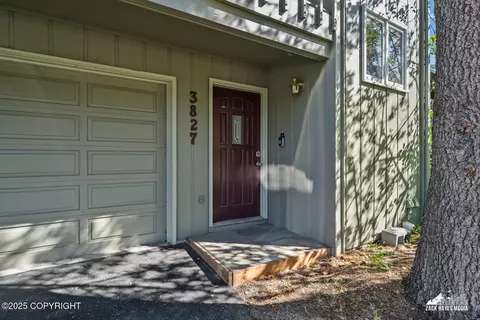 3827 Hampton Dr, Anchorage, AK 99504