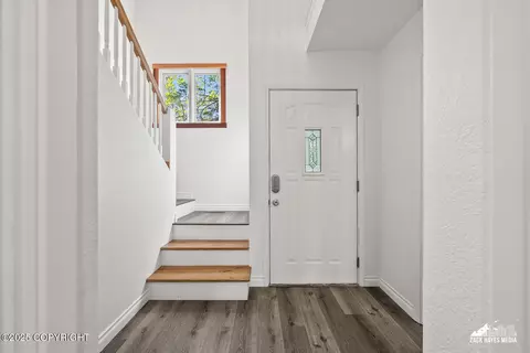 Entry Way - 3827 Hampton Dr, Anchorage, AK 99504 photo 1 of 4