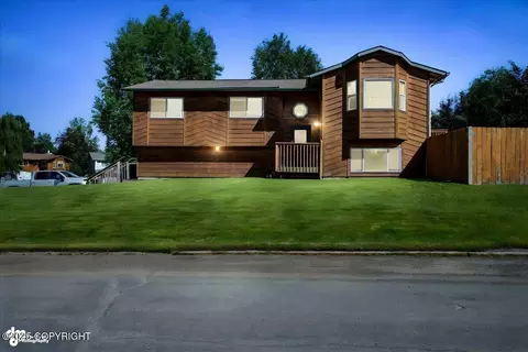 3800 Midvale Cir, Anchorage, AK 99507