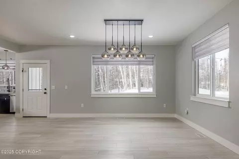 7685 E Bear Claw Loop, Wasilla, AK 99654 photo 9