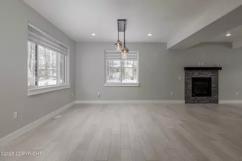 7685 E Bear Claw Loop, Wasilla, AK 99654 photo 10