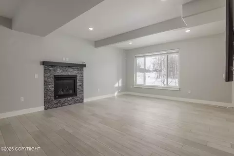 7685 E Bear Claw Loop, Wasilla, AK 99654 photo 6