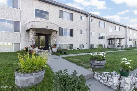 79 Slater Dr # 4, Fairbanks, AK 99701