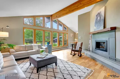 6402 Lone Tree Cir, Anchorage, AK 99507