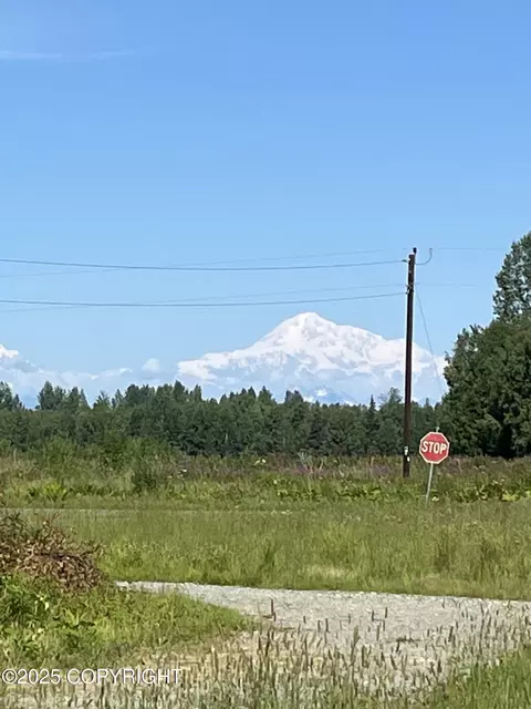 24871 S Wagner Rd, Trapper Creek, AK 99683