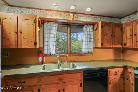 5427 Wild Mountain Dr, Eagle River, AK 99577 photo 9