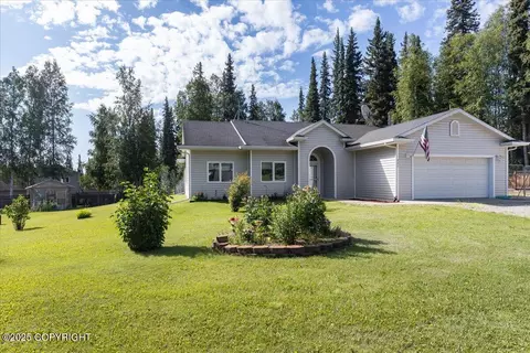 480 Kentshire Dr, Fairbanks, AK 99712