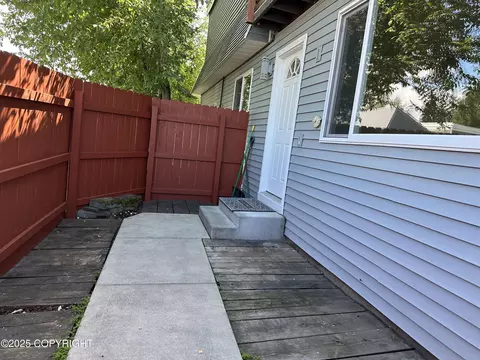 3960 Reka Dr # B-01, Anchorage, AK 99508