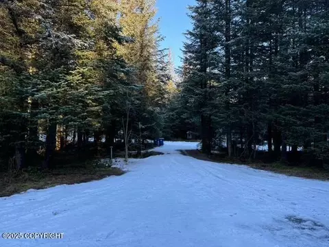 3042 Mendenhall St, Valdez, AK 99686