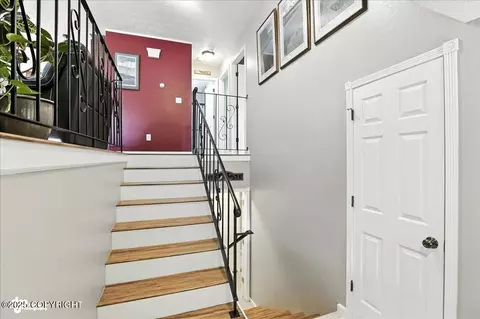 Entry Way - 10826 Goodpaster Cir, Eagle River, AK 99577 photo 2 of 6