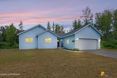 8675 E Horsetail Cir, Palmer, AK 99645