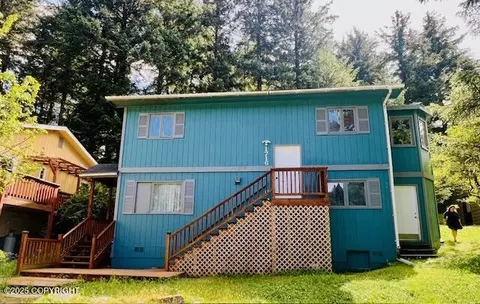 1716 Selief Ln, Kodiak, AK 99615