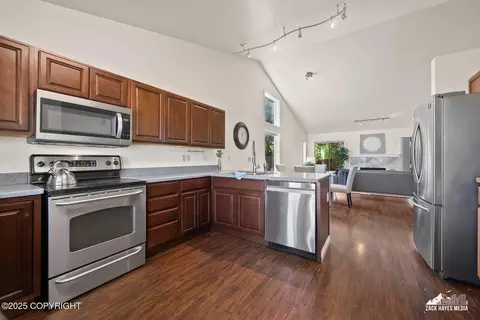 Kitchen - 10515 Spindrift Loop, Anchorage, AK 99515 photo 6 of 9