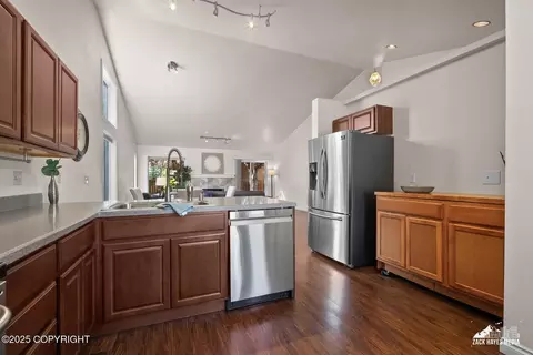Kitchen - 10515 Spindrift Loop, Anchorage, AK 99515 photo 7 of 9