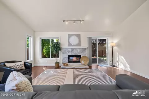 Living - 10515 Spindrift Loop, Anchorage, AK 99515 photo 3 of 6