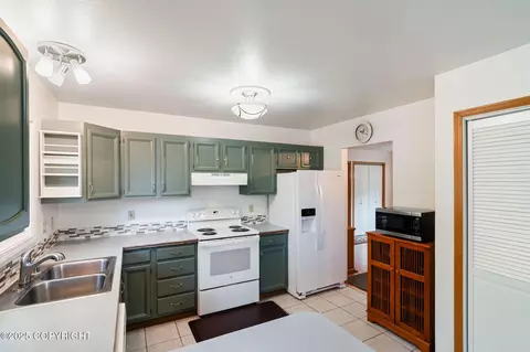 18107 Kantishna Dr, Eagle River, AK 99577 photo 11