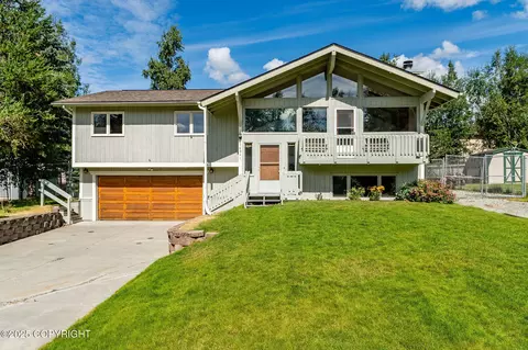 16941 Vanover Cir, Eagle River, AK 99577