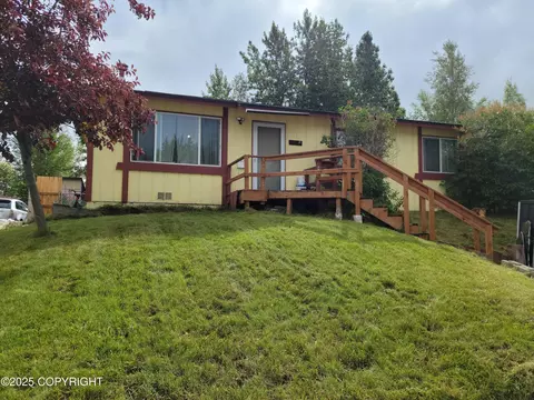 9931 Chelatna Cir, Anchorage, AK 99515