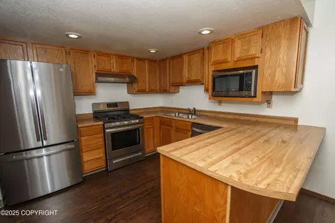 Kitchen - 18716 N Lowrie Loop, Eagle River, AK 99577 photo 1 of 3