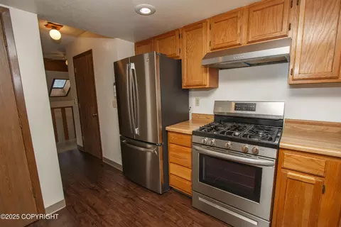 Kitchen - 18716 N Lowrie Loop, Eagle River, AK 99577 photo 2 of 3