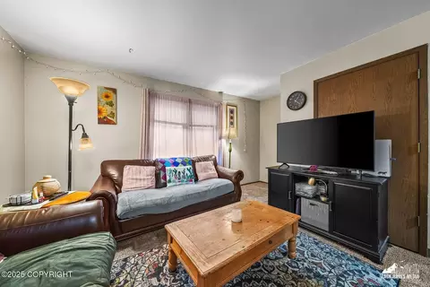 917 E 45th Ct, Anchorage, AK 99503 photo 8