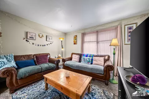 917 E 45th Ct, Anchorage, AK 99503 photo 6