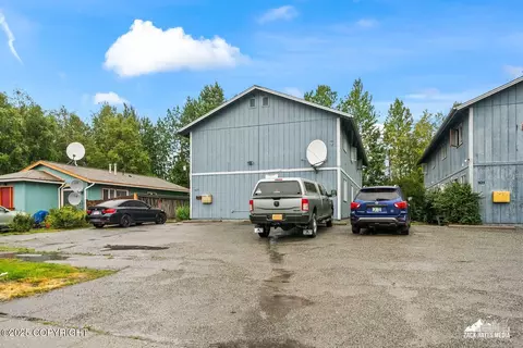 917 E 45th Ct, Anchorage, AK 99503 photo 2