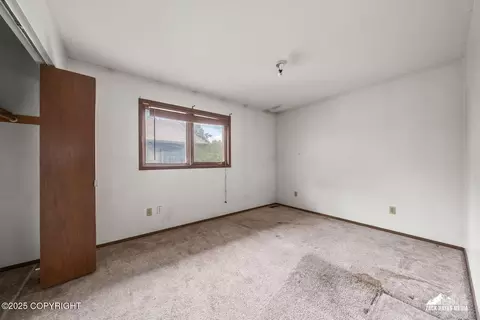 917 E 45th Ct, Anchorage, AK 99503 photo 35