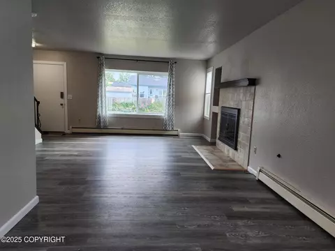 Living - 83018303 E 36th Ave, Anchorage, AK 99504 photo 2 of 4
