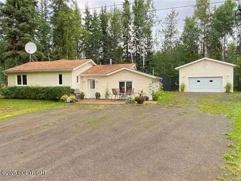 3980 Hollenbeck Ave, North Pole, AK 99705