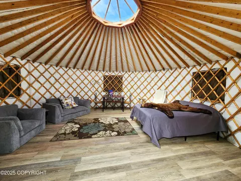 881 S Melozzi Hot Springs Rd, Big Lake, AK 99652