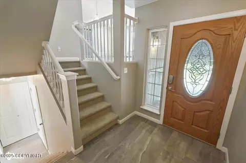 Entry Way - 5616 E Beaver Ave # E, Wasilla, AK 99654 photo 6 of 6