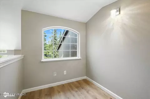Entry Way - 5616 E Beaver Ave # E, Wasilla, AK 99654 photo 4 of 6