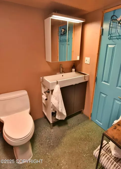 Bath - 20607 Crabtree St, Chugiak, AK 99567 photo 2 of 2