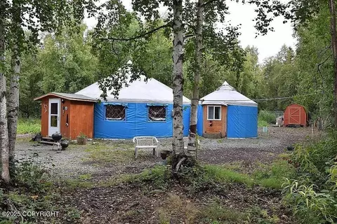 20607 Crabtree St, Chugiak, AK 99567