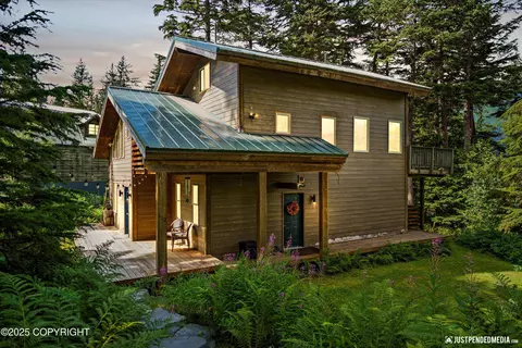 122 Echo Ridge Dr, Girdwood, AK 99587