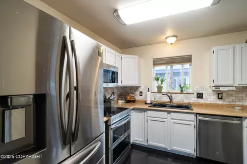16209 Copper Mountain Cir, Eagle River, AK 99577 photo 7