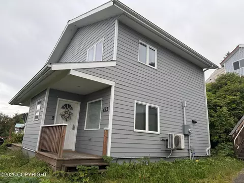 422 Kaagwaantaan St, Sitka, AK 99835