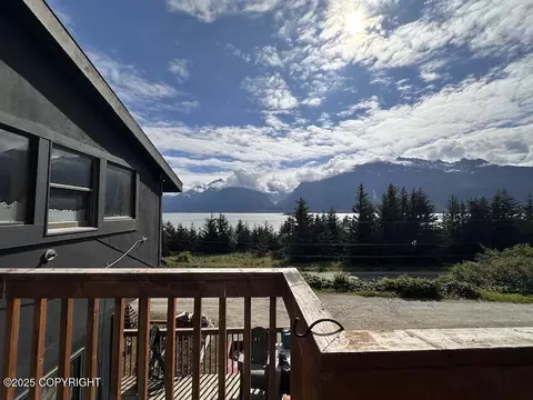 1138 Mud Bay Rd, Haines, AK 99827