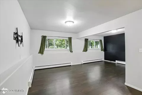 Living - 751 High View Dr, Anchorage, AK 99515 photo 3 of 4