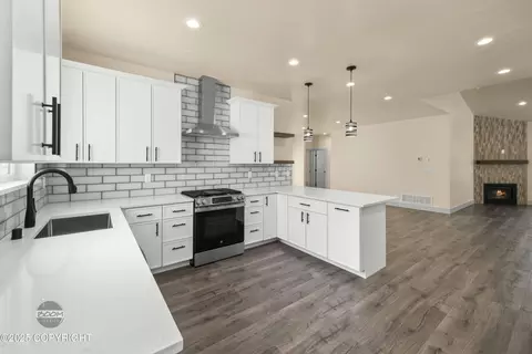 Kitchen - 7254 E Riparian Loop, Palmer, AK 99645 photo 7 of 8
