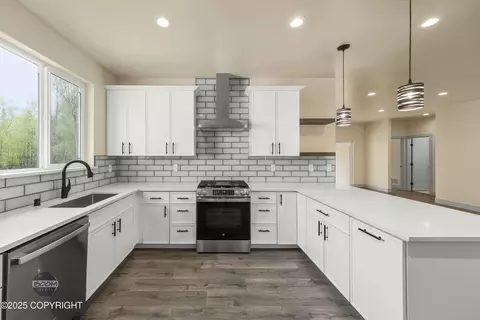 Kitchen - 7254 E Riparian Loop, Palmer, AK 99645 photo 6 of 8