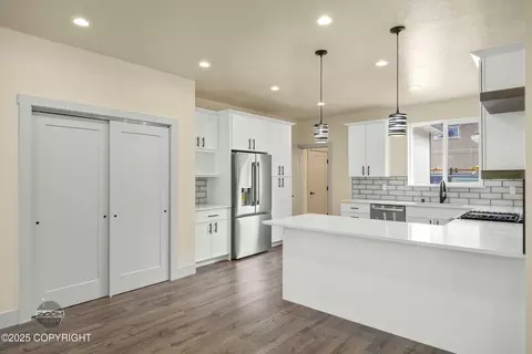 Kitchen - 7254 E Riparian Loop, Palmer, AK 99645 photo 4 of 8